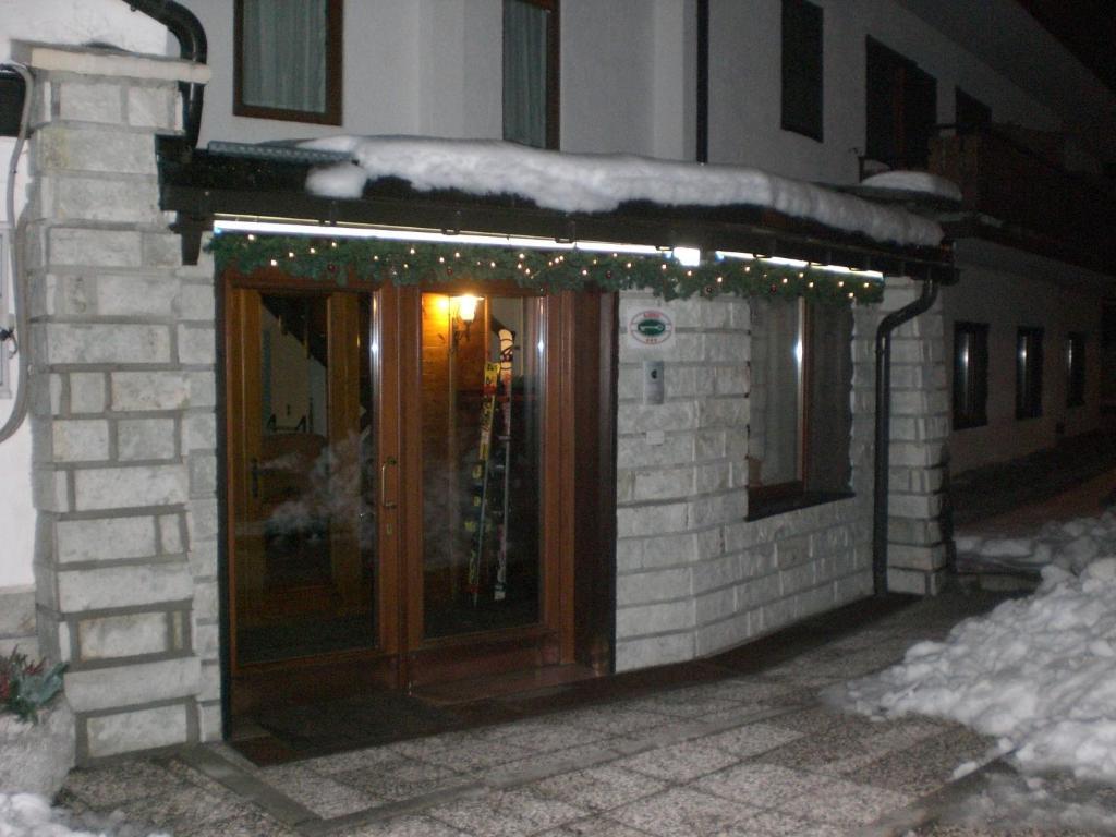 Hotel Villa Ines บอร์กา ดิ คาโดเร ภายนอก รูปภาพ
